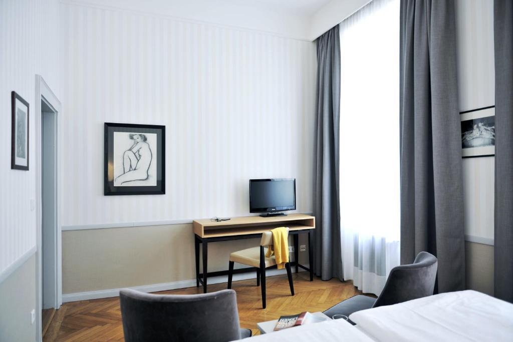 Medium Double or Twin Room